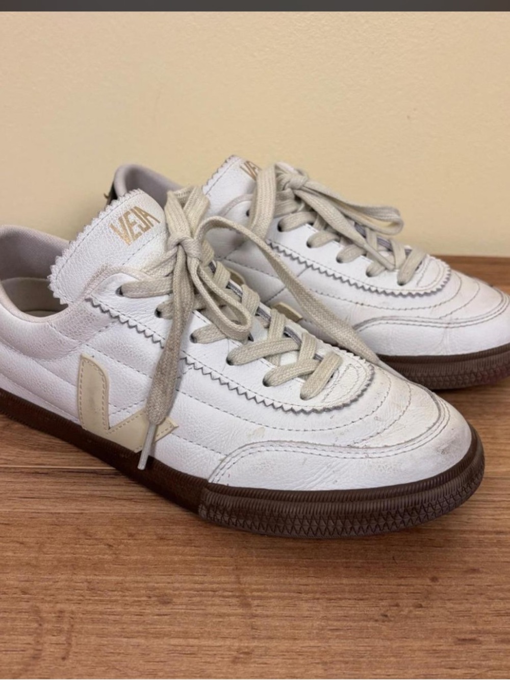 Veja Low-Top Retro Style White Sneakers with Cream V and Brown Sole size 36